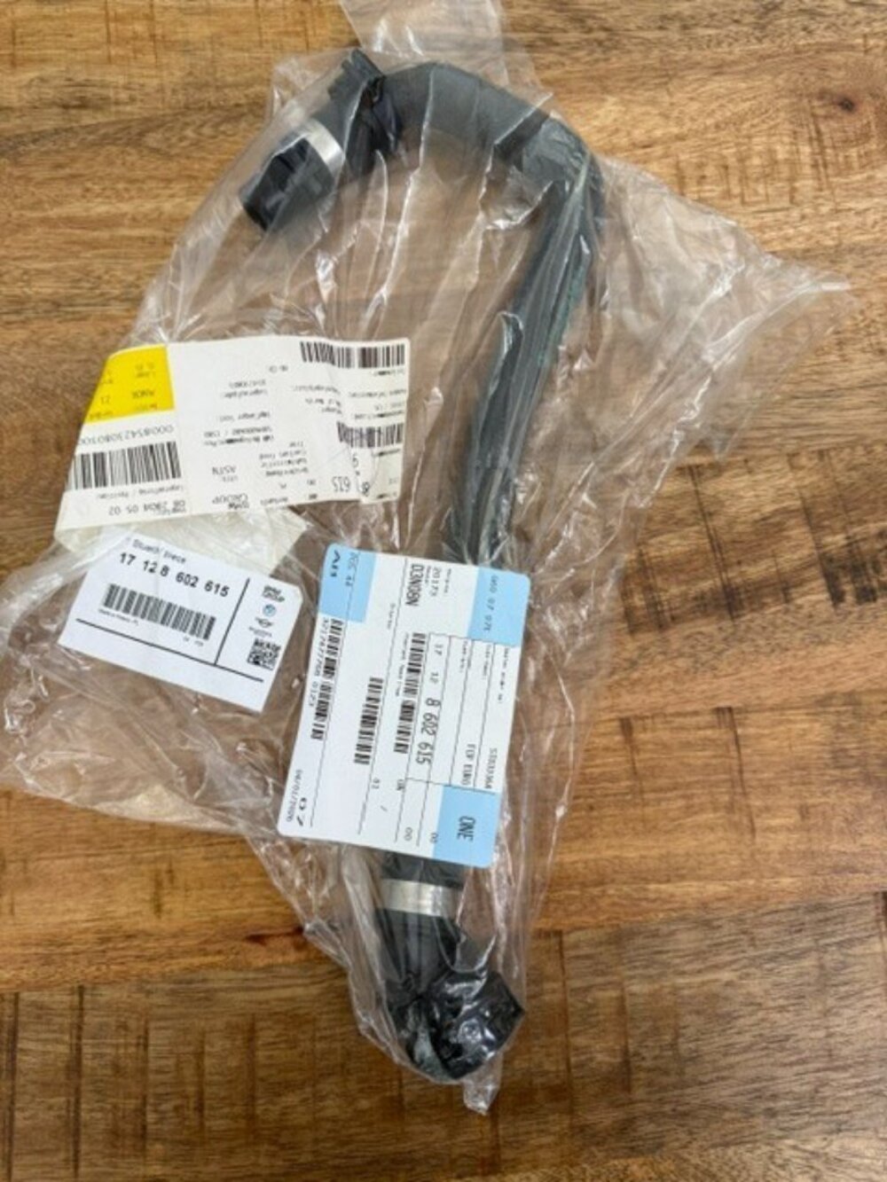 Genuine 2017 2020 BMW Engine Coolant Feed Hose Upper Line OEM 17128602615 New